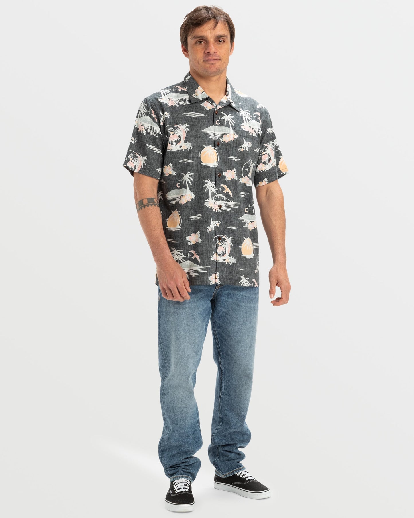 DNA Destination Island Short Sleeve Shirt - Black Quick Silver Black