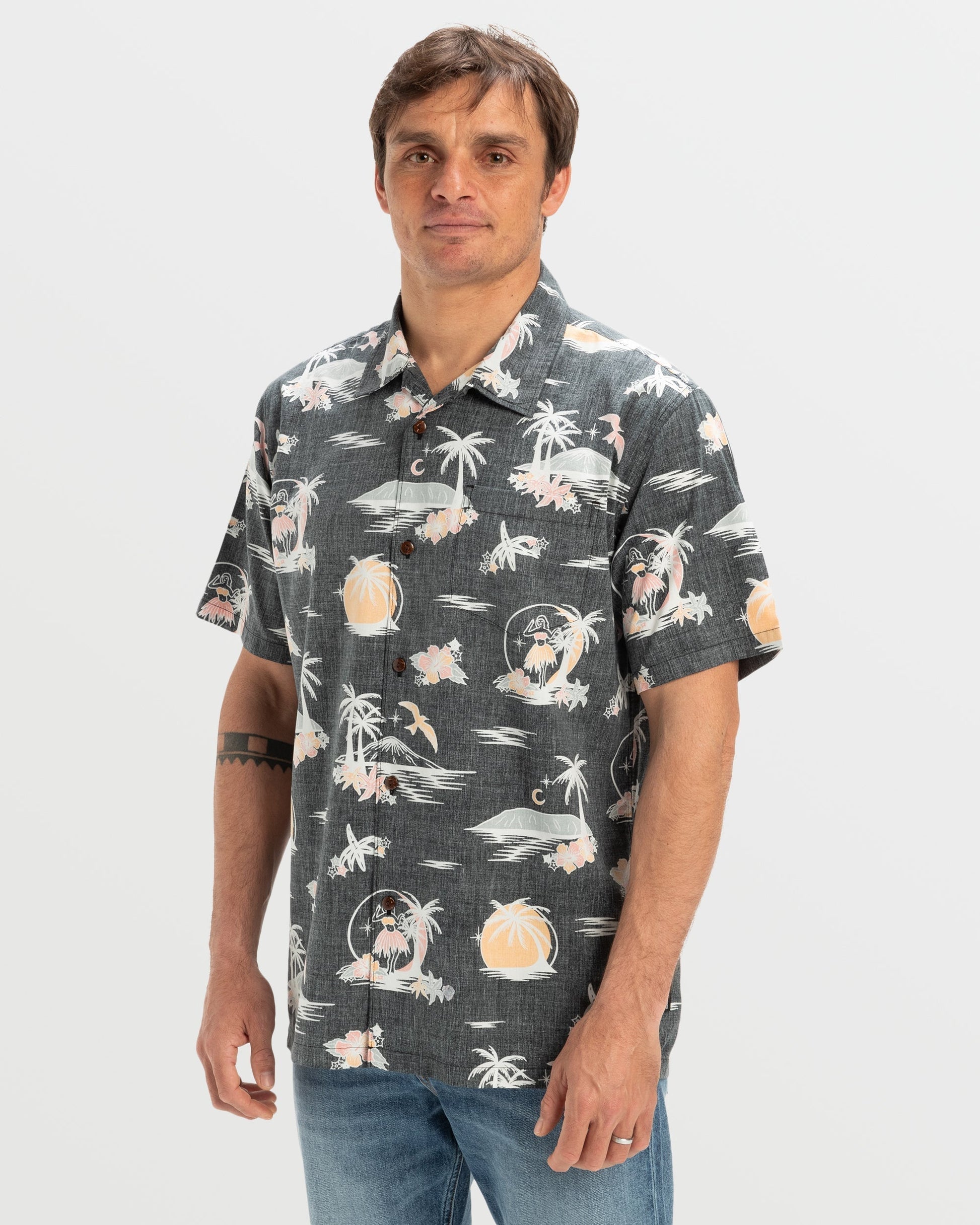DNA Destination Island Short Sleeve Shirt - Black Quick Silver Black