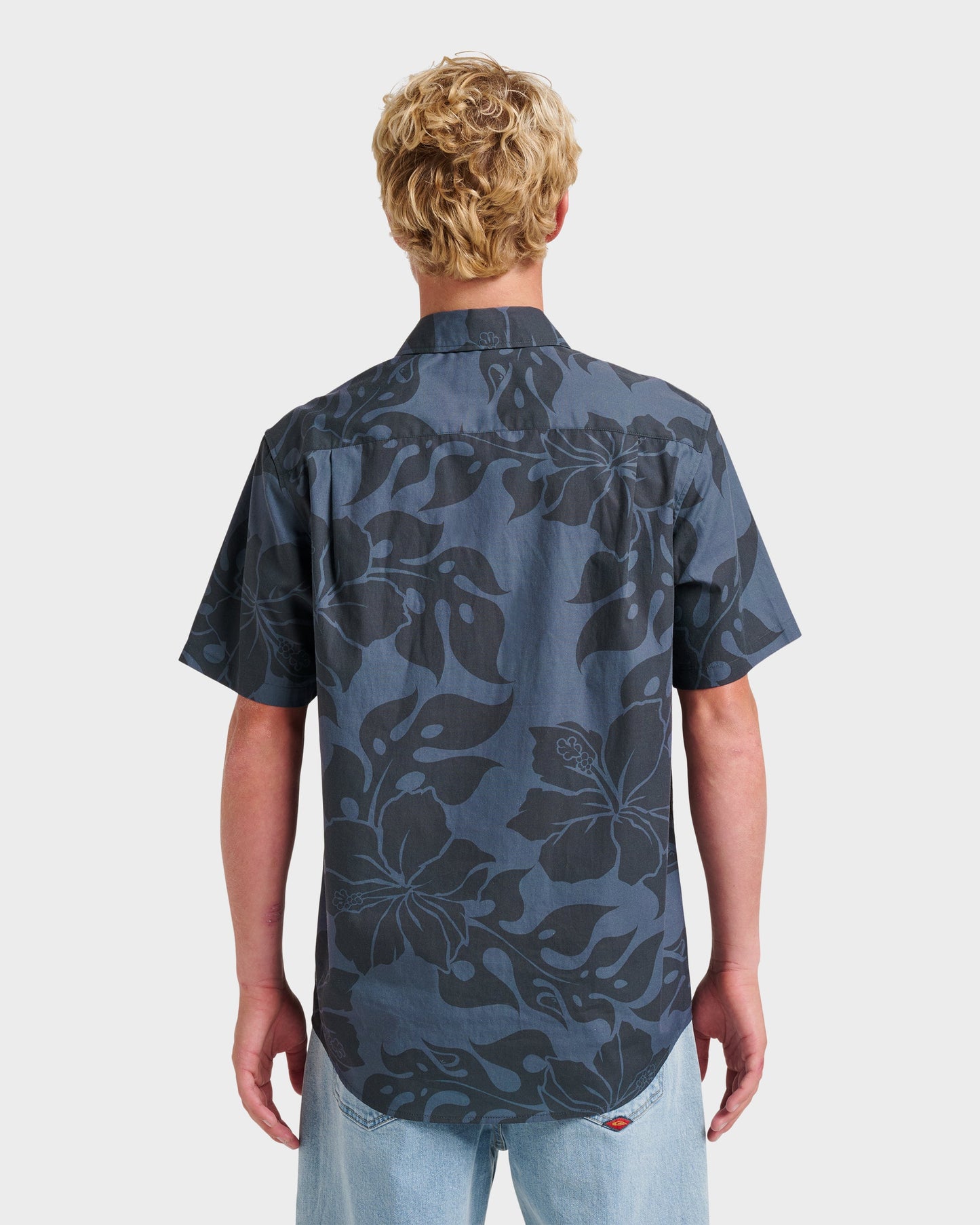 Oceanview Classic Short Sleeve Shirt - Phantom Quick Silver Phantom